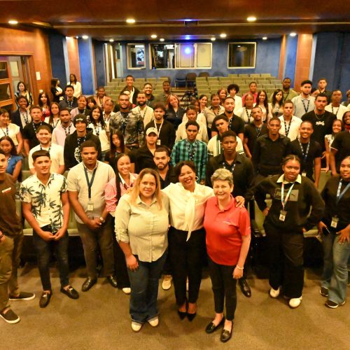Biblioteca Juan Bosch recibe a estudiantes de Ciencias Forestales y Gestión Ambiental del ITESMARENA